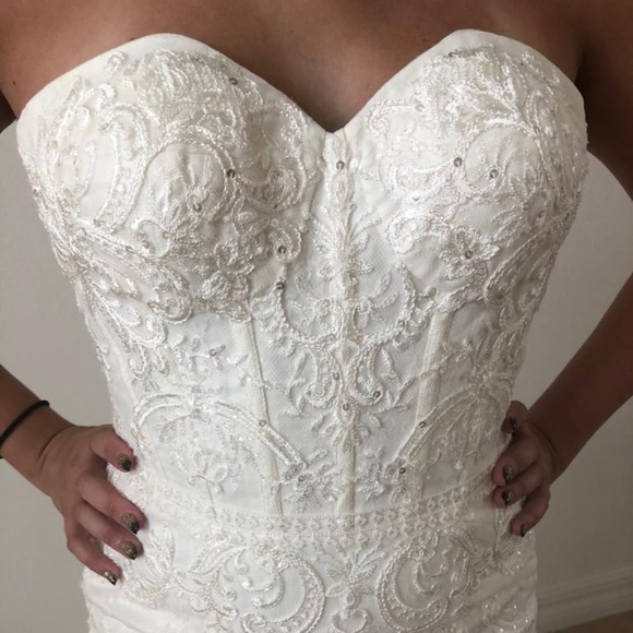 Ivory Lace Wedding Dress - Picture 8 of 8